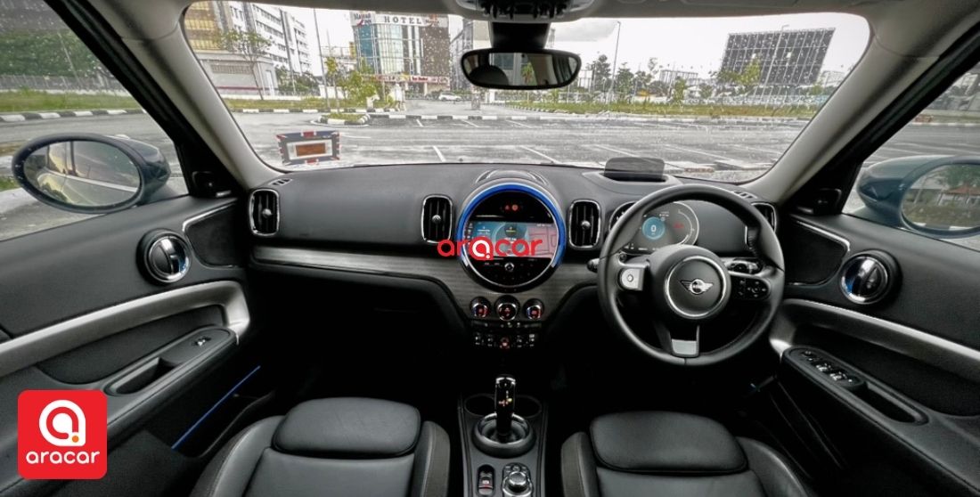 Mini Countryman S (F60) Cockpit View
