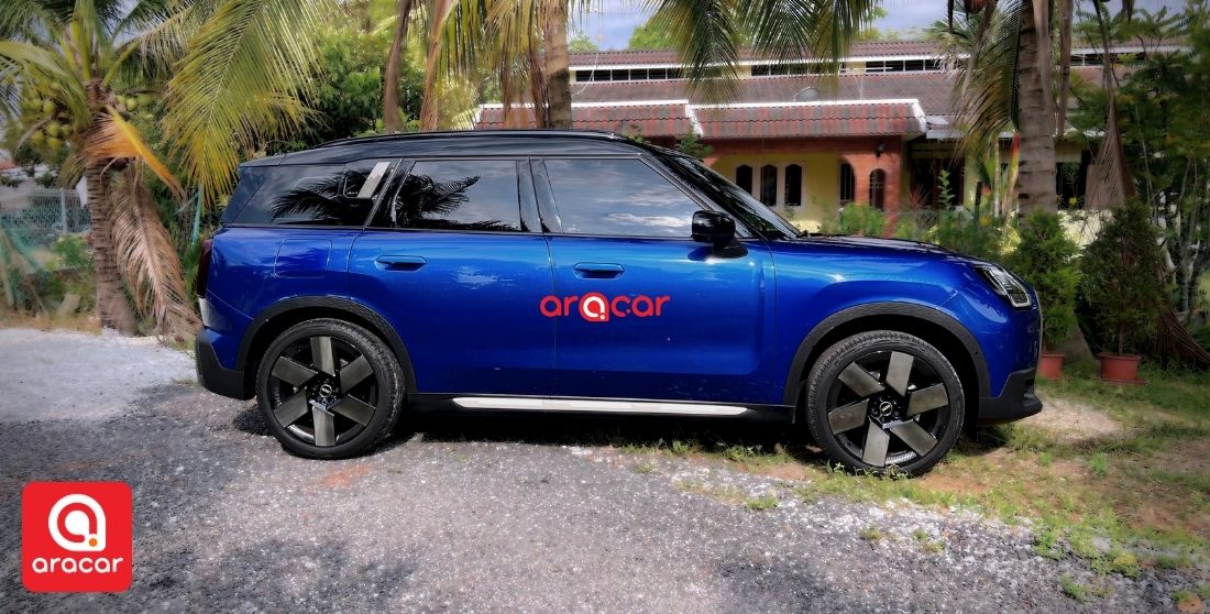 Mini Countryman (U25) Side View